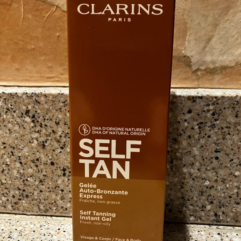 Clarins Self Tanning Instant Gel!! NIB!